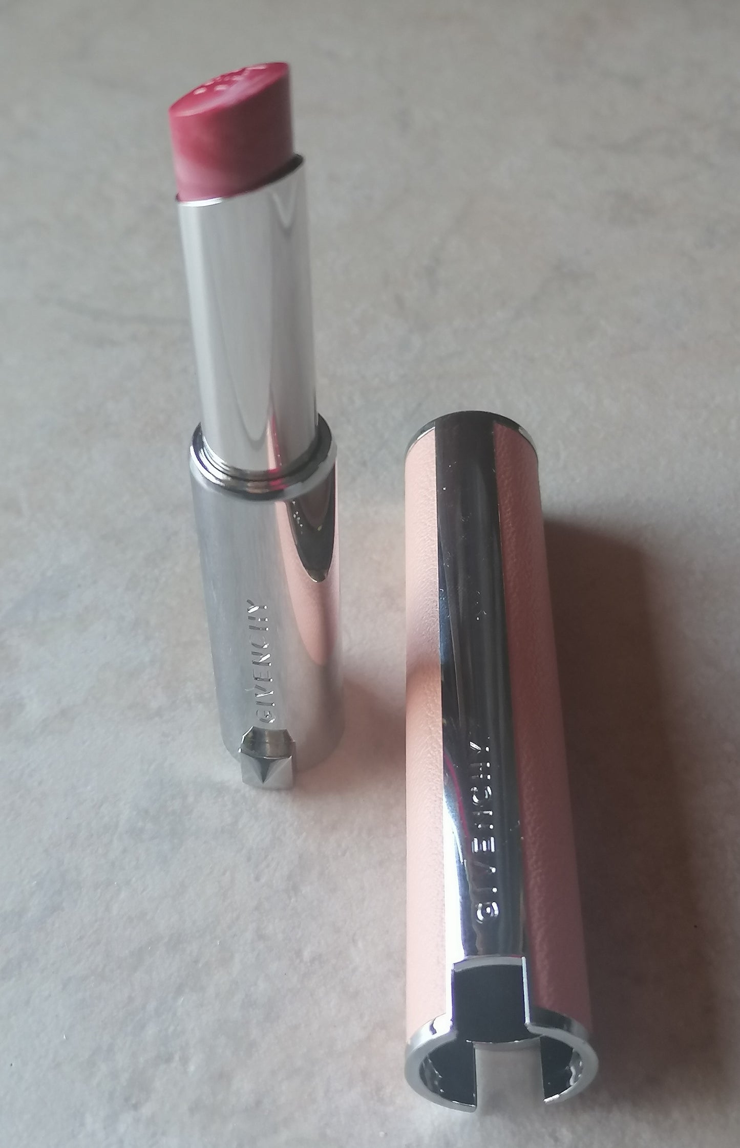 Givenchy - Rose Perfecto Lip Balm 102 Feeling Nude