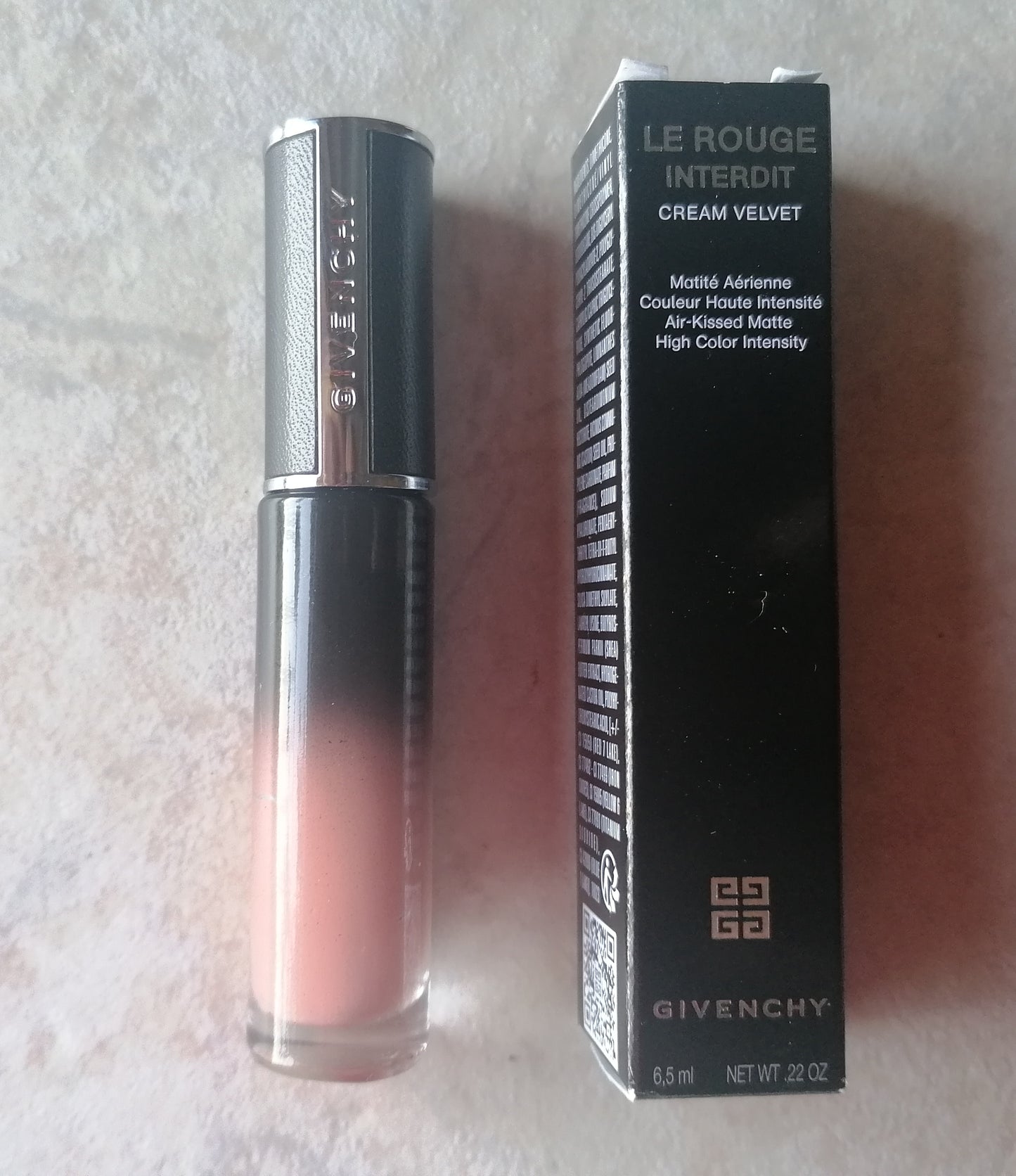 Givenchy - Le Rouge Interdit 09 Cream Velvet