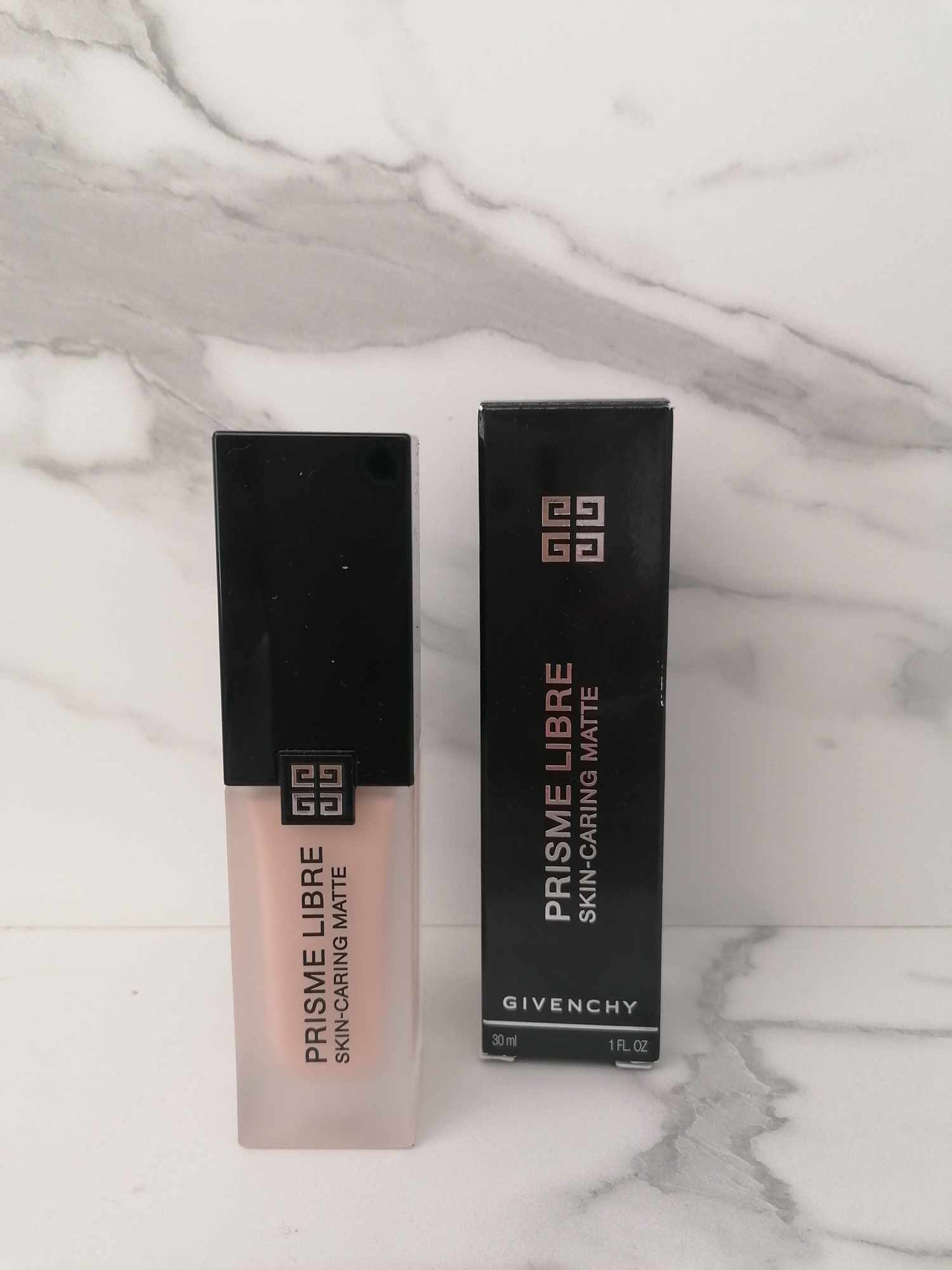 Givenchy - Prisme Libre Skin-Caring Matte Foundatin 1-C105 Peachy Nude