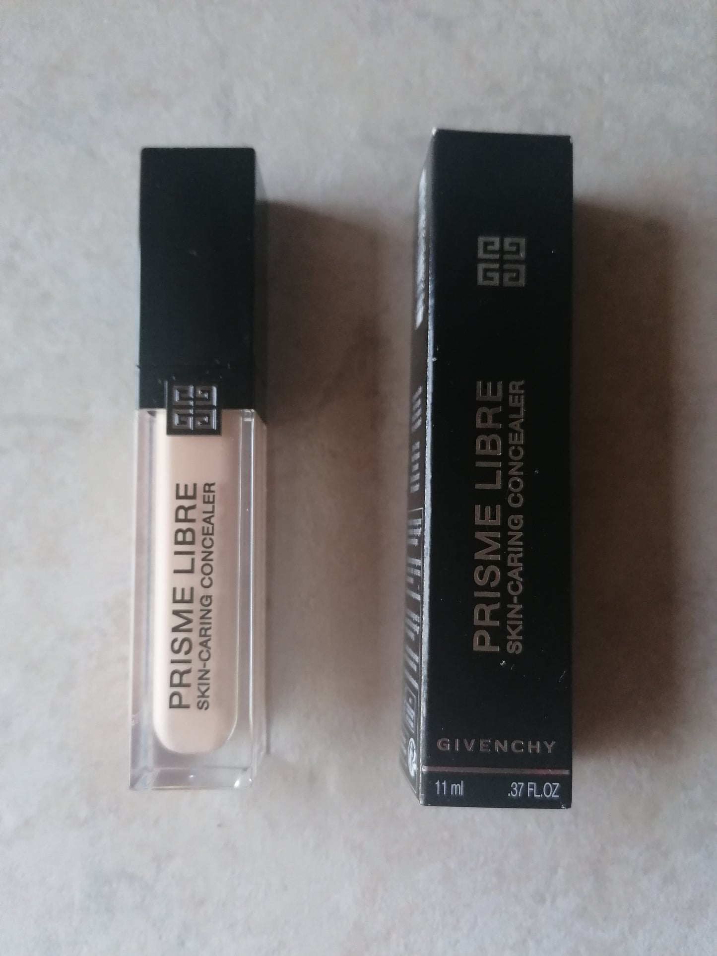 Givenchy - Prisme Libre Skin-Caring Concealer C105